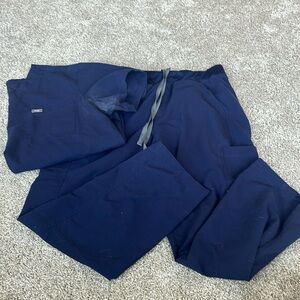 figs scrubs set // size L. cargo pant + one pocket top